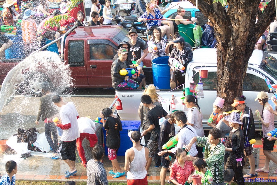 ChiangmaiSongkran2_014.jpg