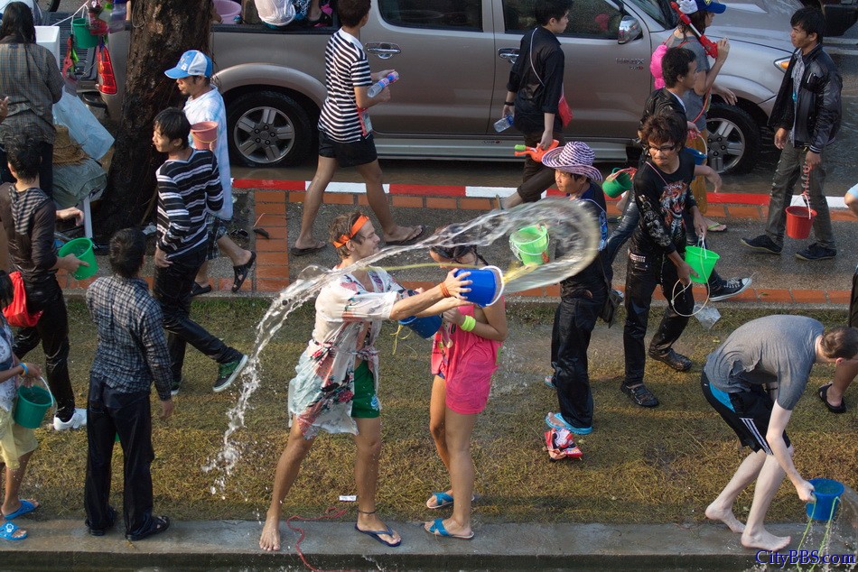ChiangmaiSongkran2_053.jpg