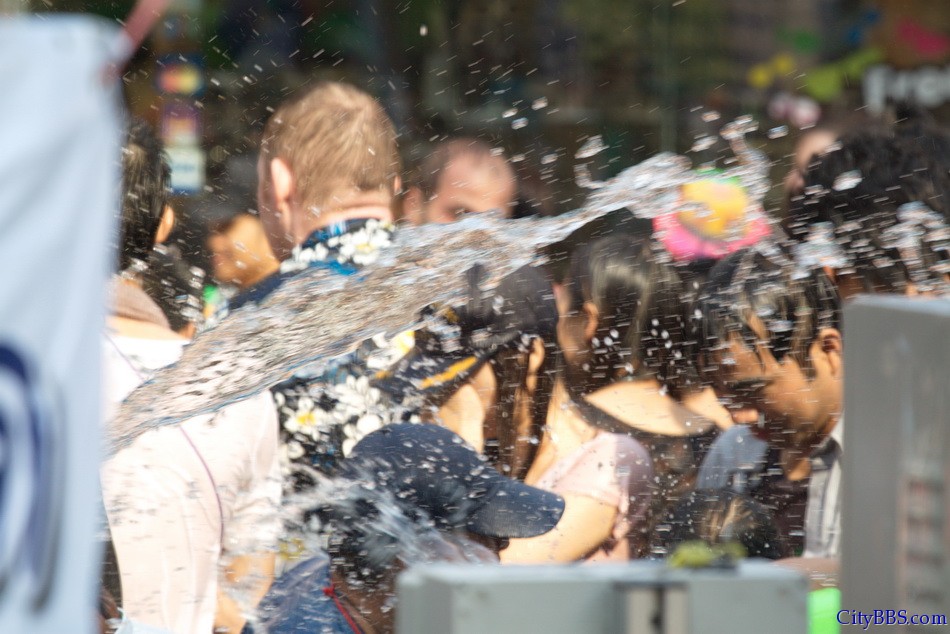 Chiangmai_Songkran_261.jpg
