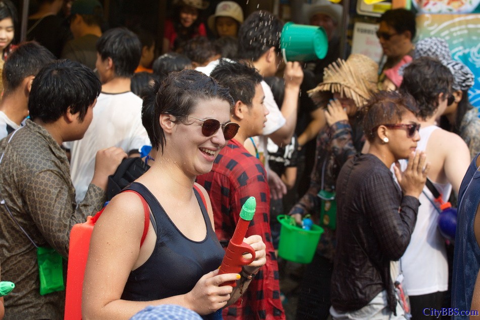 Chiangmai_Songkran_383.jpg
