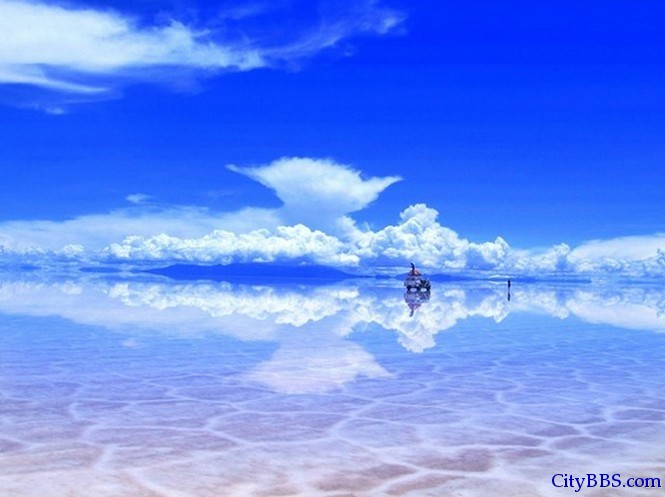 天空之镜：最接近天堂的地方 玻利维亚的乌尤尼盐沼（Uyuni Salt Flat）