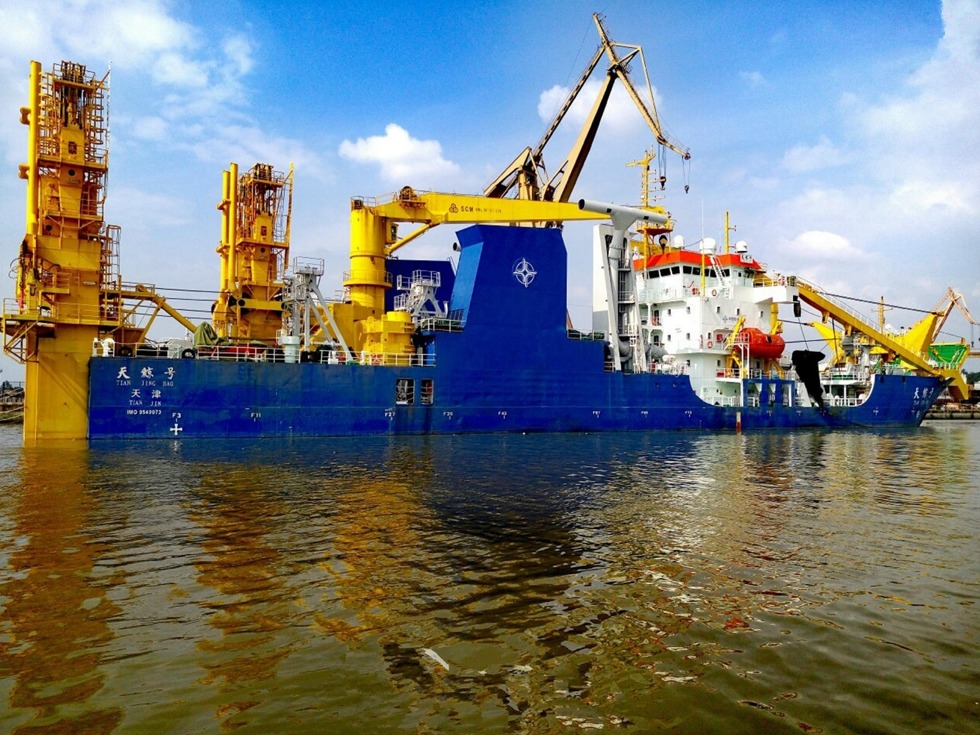 雄冠亚洲 揭秘中国南海造岛神器“天鲸”号