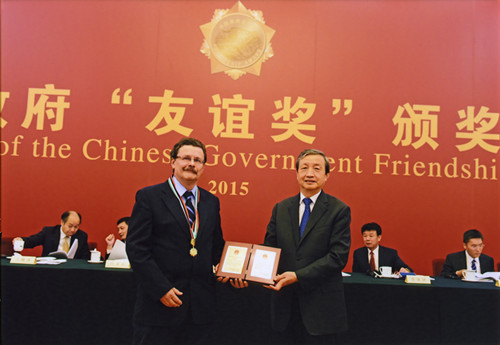 中国成功合成金属氮能量密度为TNT的10倍多2.jpg