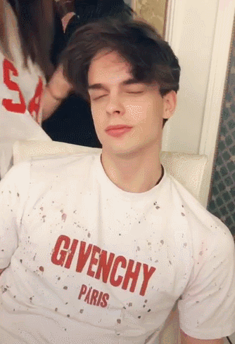 叫嚣中国女人好睡之后他爆红:姑娘你的感情不值钱
