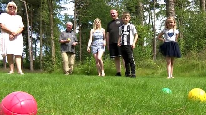 英国旅游新潮：祖孙三代共同度假的原因揭秘