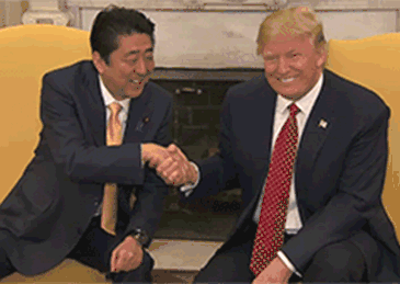 君子豹变，狠角色安倍晋三：一度是中国人的笑料.gif