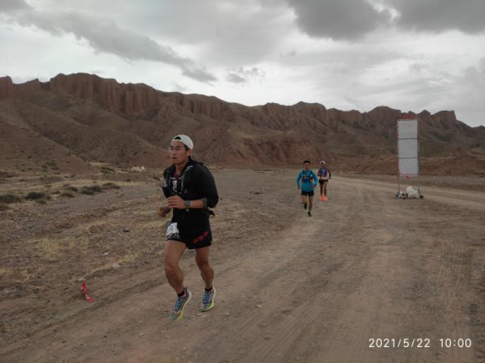 跑神的最后一条朋友圈： 你看这山风多大…