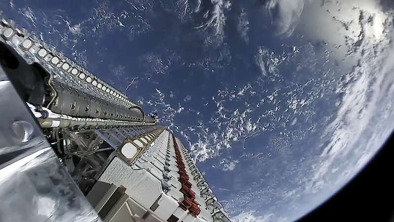 一箭60星的“星链”卫星