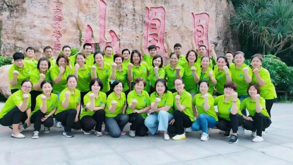 莫丽娟家政公司团队