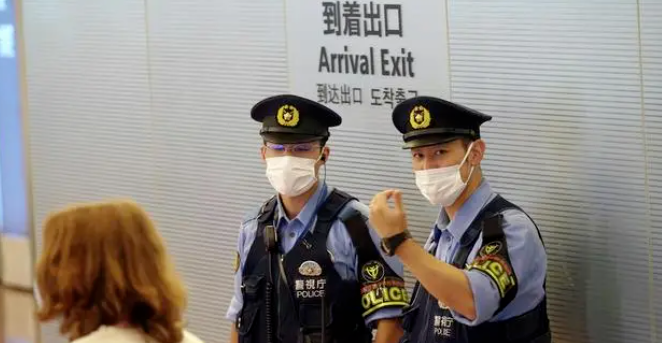 日本国内防疫不力，日本当地正暴发第八波疫情，导致岸田面临执政危机