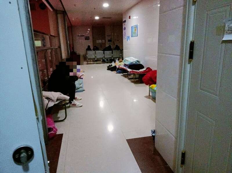 保定市某县城医院重症监护室外