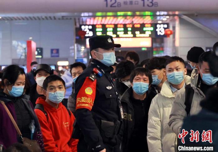 警惕旅途感染风险！提倡有基础病老人等尽量少出行
