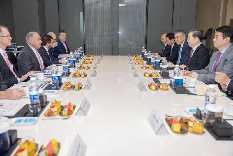 法瑞尔与宝武钢铁集团的高层举行会晤