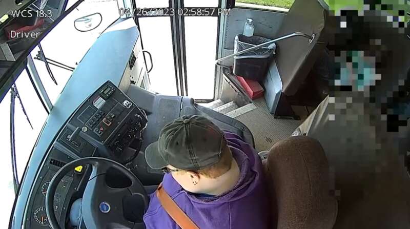 司机已经昏厥没有任何意识