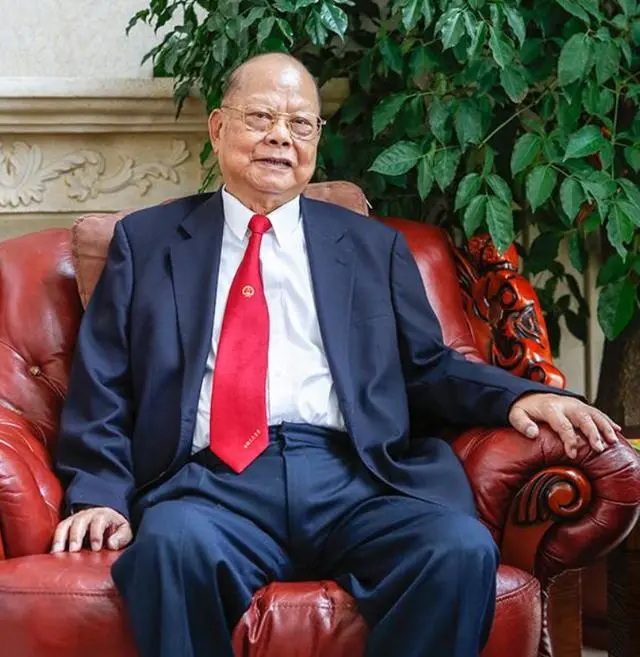人们对曾宪梓爱国情怀的致敬和赞许