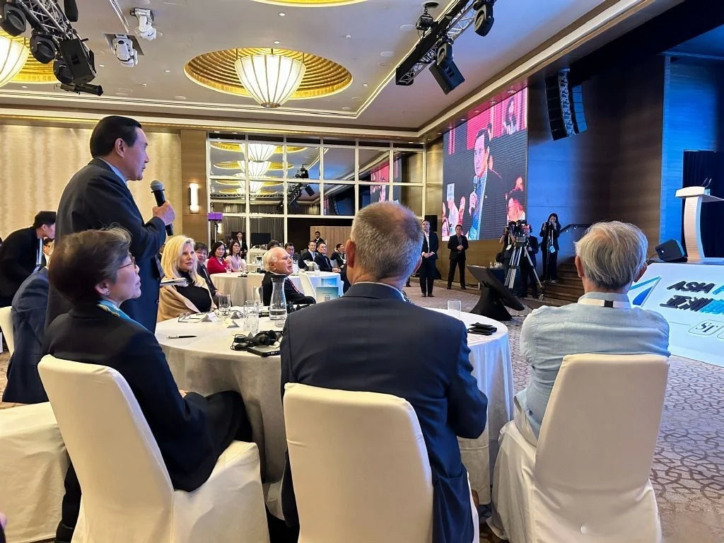 马英九建议新加坡举办两岸对话会,李显龙回应