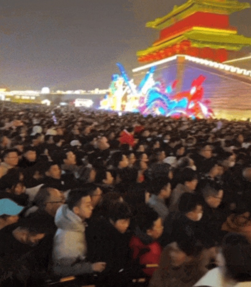 河北正定古城，这几天彻底开启人海模式