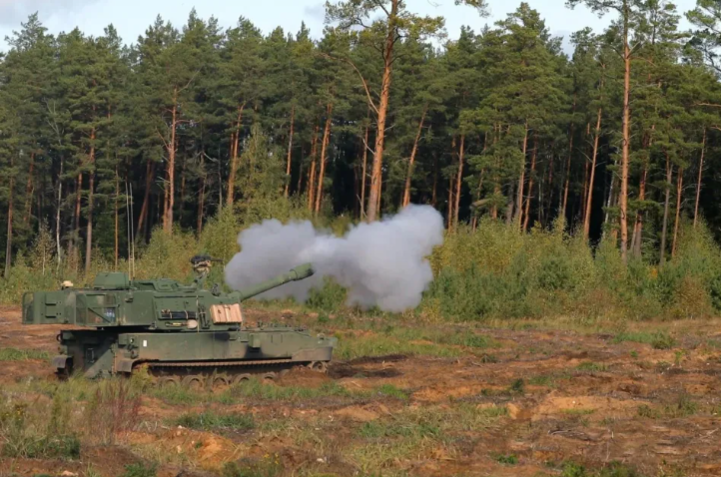 M109A6型155毫米自行榴弹炮