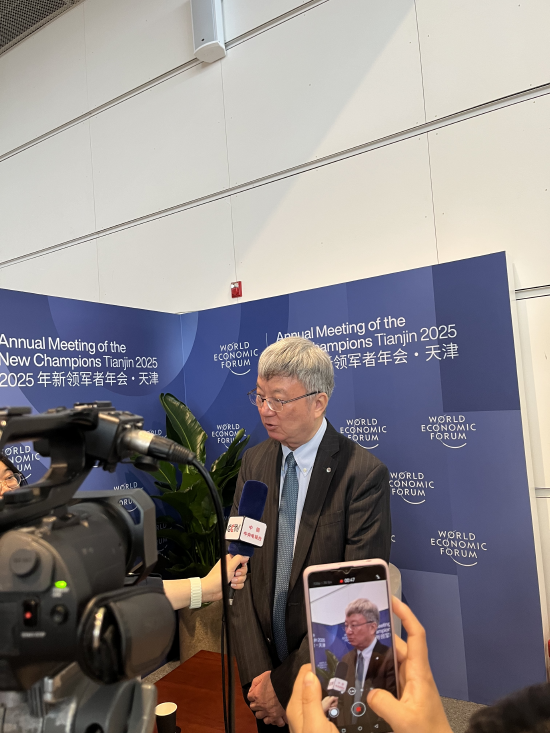 中国国际经济交流中心资深专家委员朱民